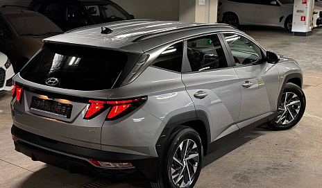 Hyundai Tucson IV  2.0 150л.с 2024г. серый на черном